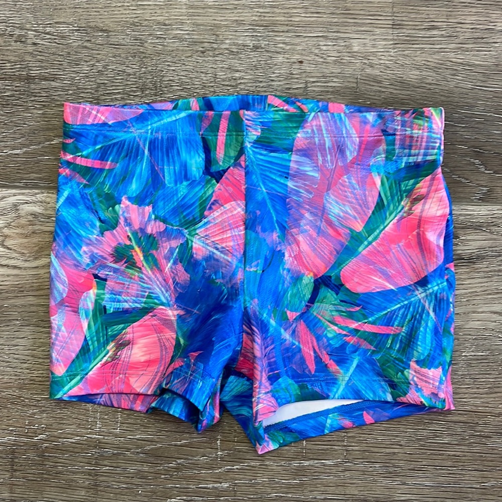 Dynami girls shorts NWOT size M